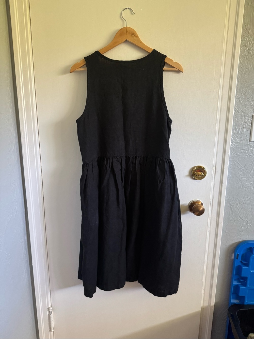 Beaton Linen sleeveless gathered dress - Picture 2 of 10